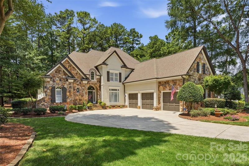 103 White Crest Court, Mooresville, NC - 4 beds, 3.5 baths, 4,404 sqft - $1,395,000