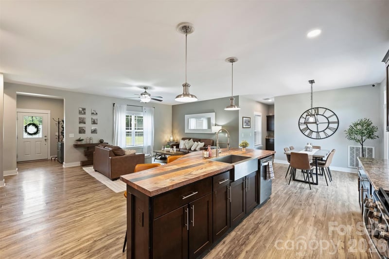 10943 Harrisburg Road, Indian Land, SC - 3 beds, 2 baths, 1,884 sqft - $599,500