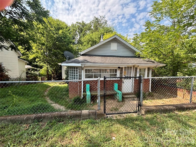523 W Oakwood Avenue, Albemarle, NC - 2 beds, 1 bath, 1,022 sqft - $110,000