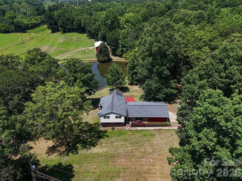 813 Robinson Clemmer Road, Dallas, NC - 4 beds, 4 baths, 2,286 sqft - $849,000