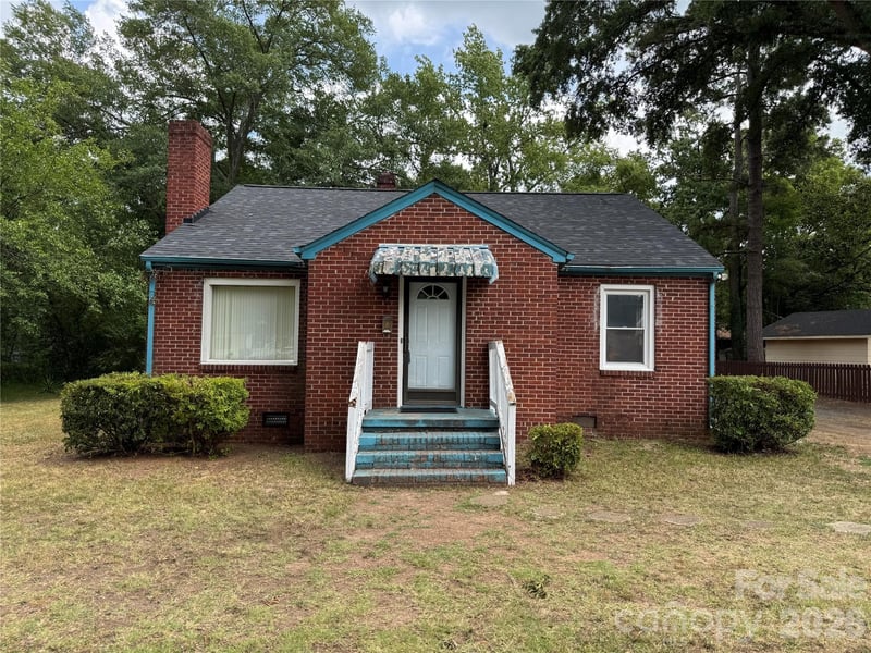 945 S Confederate Avenue, Rock Hill, SC - 2 beds, 1 bath, 1,148 sqft - $185,000