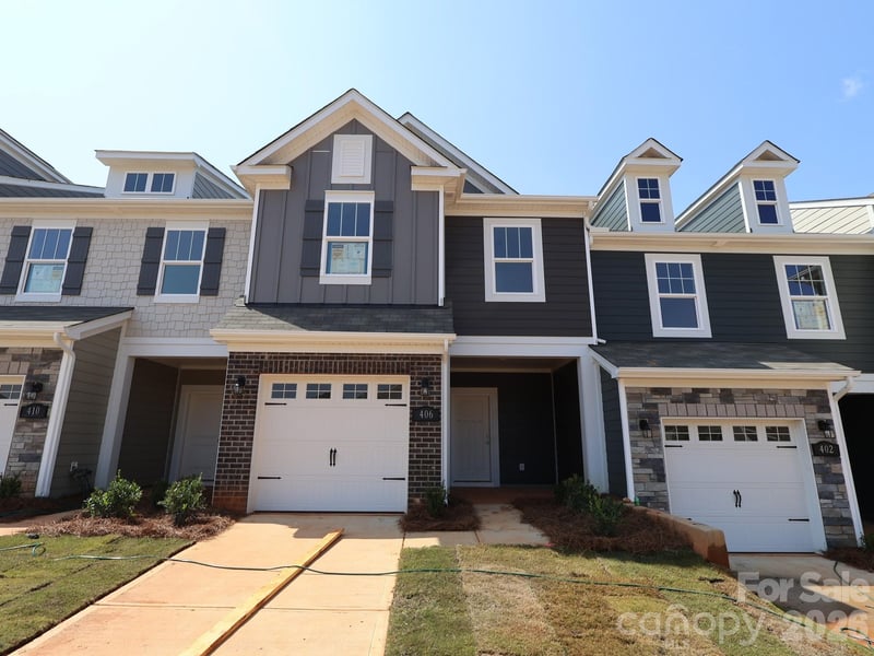 406 Hendley Drive, York, SC - 3 beds, 2.5 baths, 1,664 sqft - $257,500