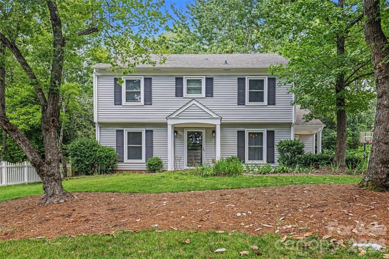 320 Sunnywood Lane, Charlotte, NC - 4 beds, 2.5 baths, 1,944 sqft - $450,000