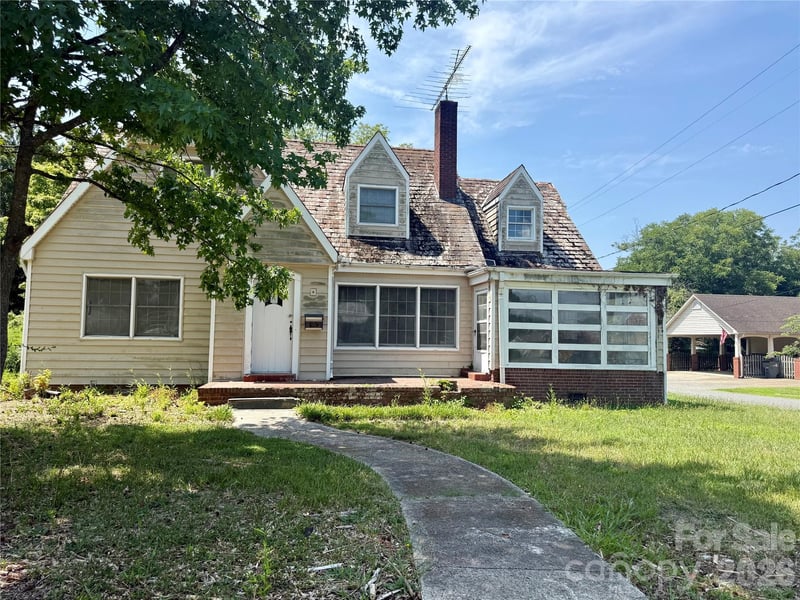 1400 Central Drive, Kannapolis, NC - 4 beds, 2 baths, 2,761 sqft - $250,000