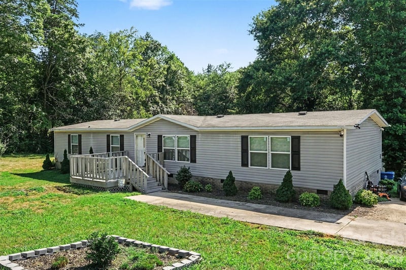 2246 Emerald Mine Road, Shelby, NC - 3 beds, 2 baths, 1,815 sqft - $234,000