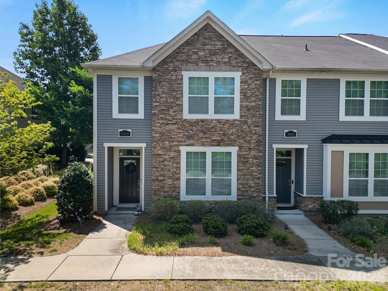 6658 Berewick Commons Parkway, Charlotte, NC - 3 beds, 2.5 baths, 1,871 sqft - $390,000