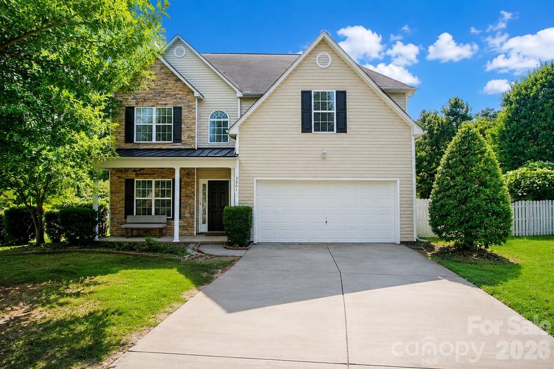 2001 Choke Berry Way, Waxhaw, NC - 4 beds, 2.5 baths, 2,878 sqft - $510,000