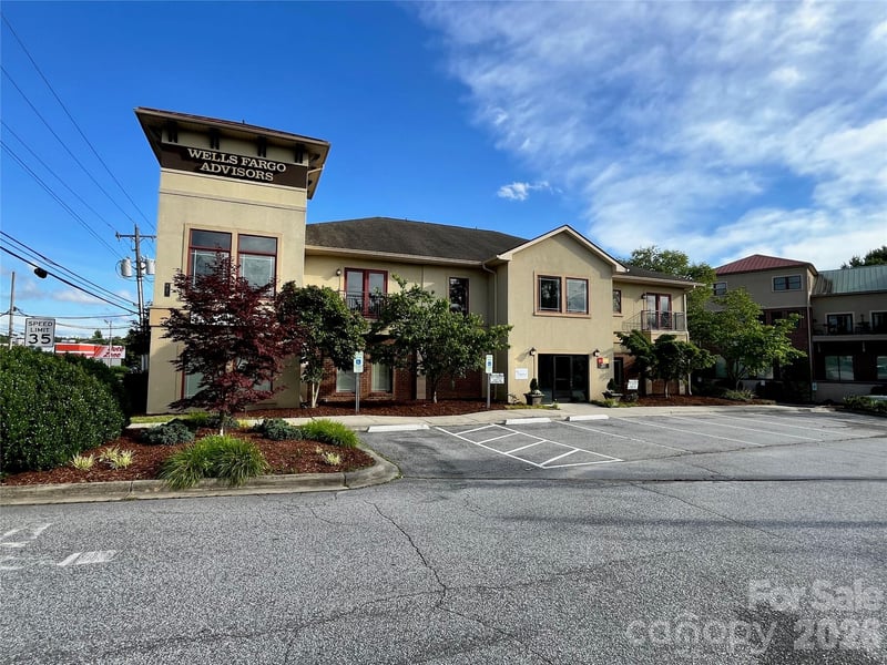 421 S Church Street, Hendersonville, NC - 2 baths - $2,195,000