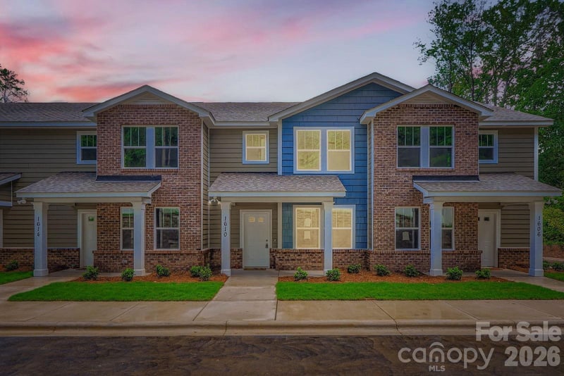 1614 Ct Brooks Circle, Charlotte, NC - 3 beds, 2.5 baths, 1,160 sqft - $298,500