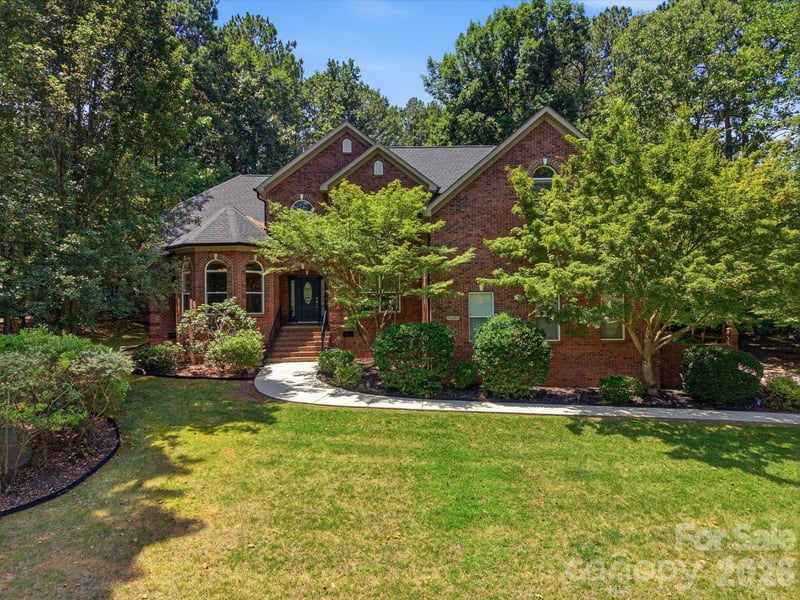 202 Indian Trail, Mooresville, NC - 4 beds, 3 baths, 3,417 sqft - $950,000