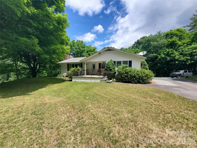 886 Hanging Rock Road, Spruce Pine, NC - 3 beds, 1 bath, 1,624 sqft - $479,000