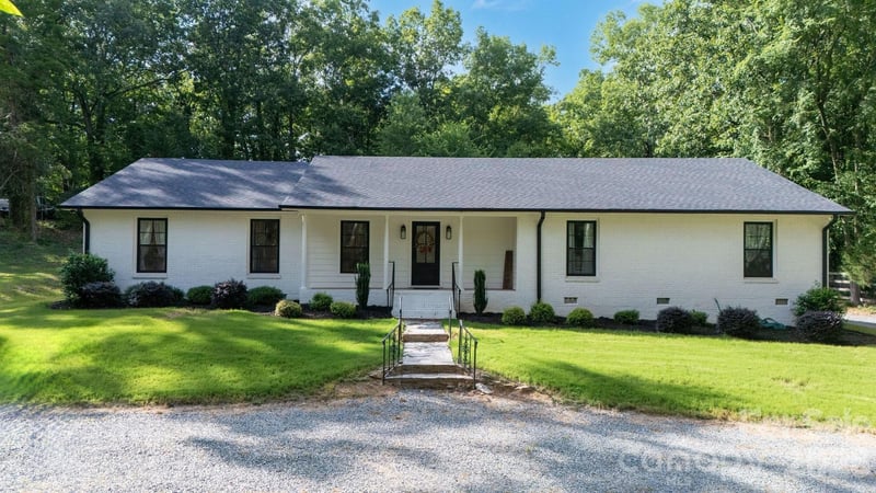 215 Ridgewood Drive, Monroe, NC - 4 beds, 3 baths, 2,641 sqft - $569,500