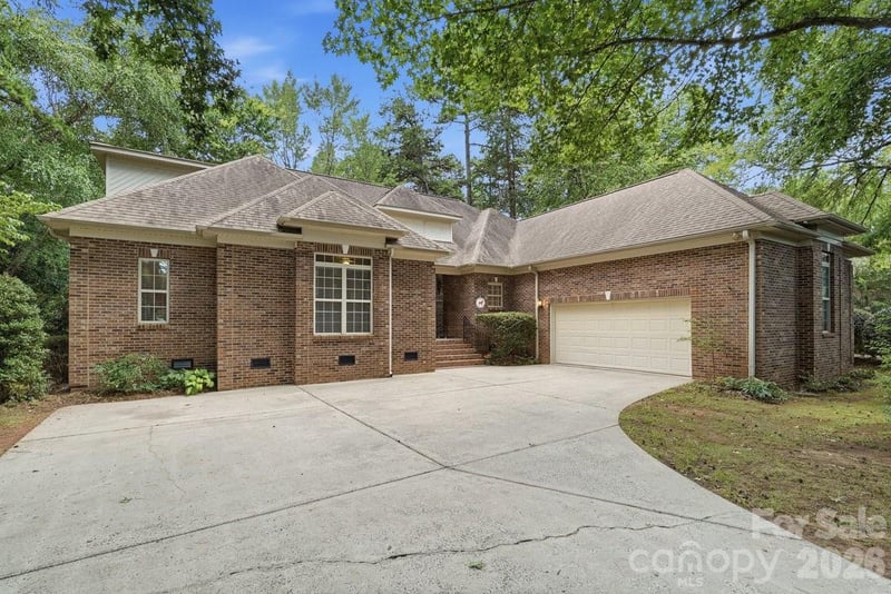 10312 Club Trophy Lane, Mint Hill, NC - 4 beds, 3.5 baths, 2,635 sqft - $620,000