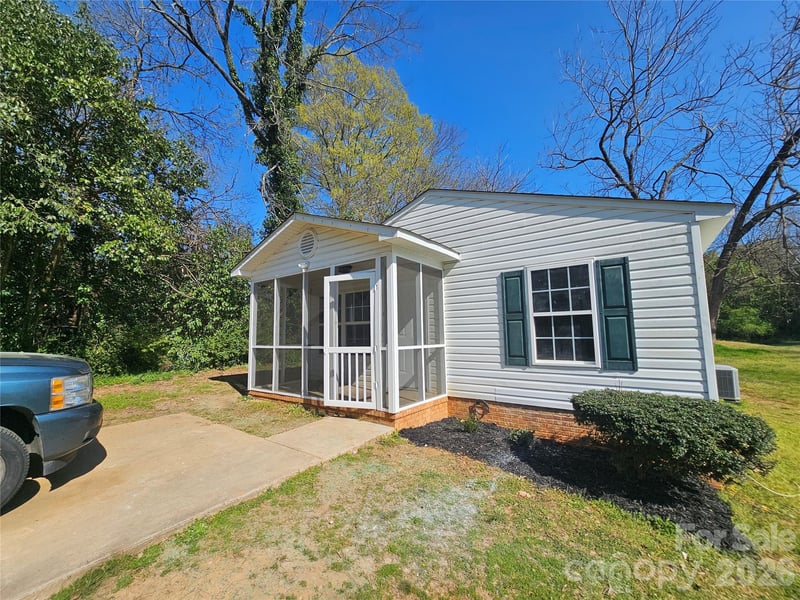 315 Berry Street, Rock Hill, SC - 2 beds, 1 bath, 720 sqft - $197,500