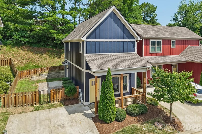 76 Wheeler Road, Weaverville, NC - 2 beds, 2.5 baths, 1,192 sqft - $375,000