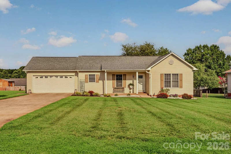 1425 Farmington Hills Drive, Conover, NC - 3 beds, 2 baths, 1,323 sqft - $300,000
