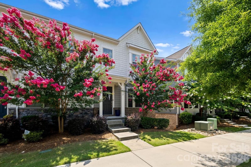 9432 Ainslie Downs Street, Charlotte, NC - 3 beds, 3.5 baths, 2,089 sqft - $420,000