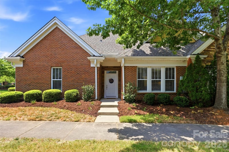 2676 Bellasera Way, Matthews, NC - 2 beds, 2 baths, 1,478 sqft - $425,000