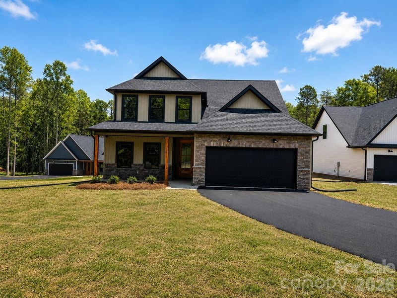 335 Lake Farm Drive, Salisbury, NC - 4 beds, 3.5 baths, 2,470 sqft - $550,000