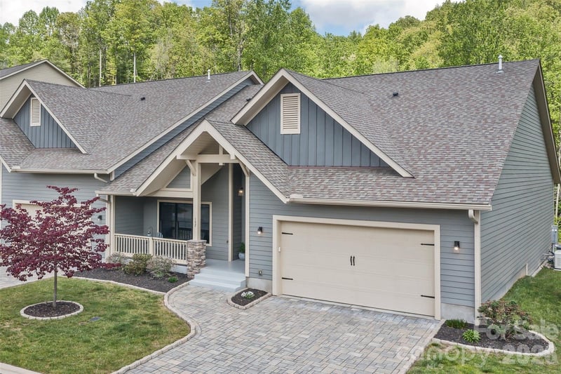 157 Copper Valley Lane, Hendersonville, NC - 2 beds, 2 baths, 1,908 sqft - $677,000