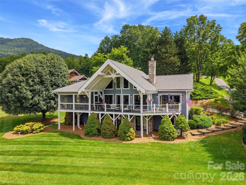 33 Banker Drive, Waynesville, NC - 3 beds, 3 baths, 3,214 sqft - $1,130,000