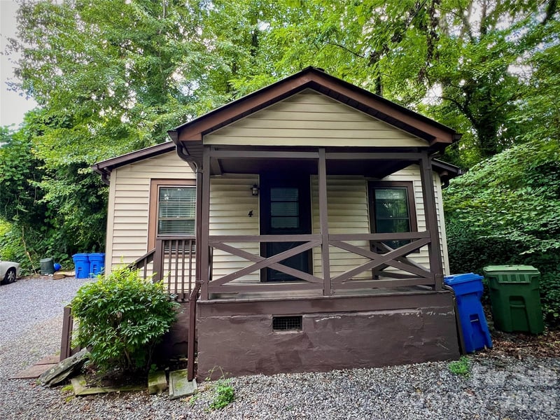 4 Arbutus Road, Asheville, NC - 1 bed, 1 bath, 528 sqft - $195,000