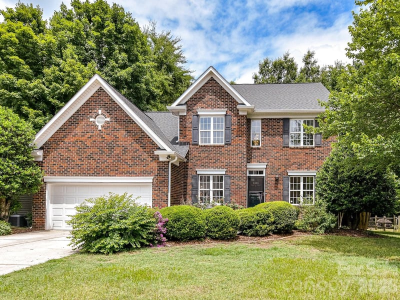 8505 Tintinhull Lane, Waxhaw, NC - 6 beds, 3.5 baths, 3,001 sqft - $800,000