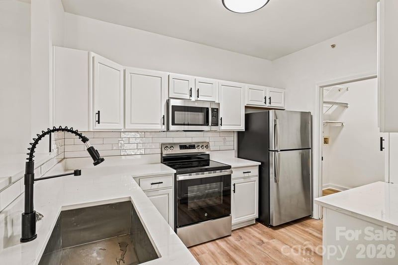 16409 Golden River Lane, Charlotte, NC - 2 beds, 2 baths, 1,069 sqft - $268,499