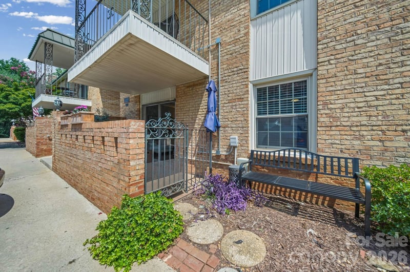 4739 Hedgemore Drive N, Charlotte, NC - 3 beds, 2 baths, 1,420 sqft - $310,000