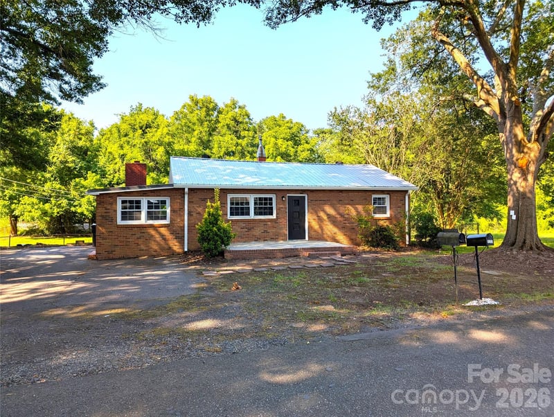 9207 Elgin Drive, Charlotte, NC - 3 beds, 1 bath, 1,175 sqft - $319,000
