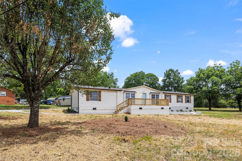 625 Lakeview Road, Salisbury, NC - 3 beds, 2 baths, 1,892 sqft - $285,000