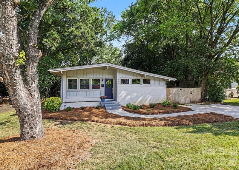 1338 Edgewater Drive, Charlotte, NC - 3 beds, 2 baths, 1,286 sqft - $490,000