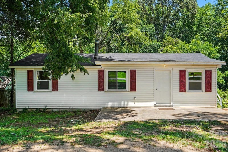8232 Starnes Randall Road, Charlotte, NC - 3 beds, 1 bath, 922 sqft - $249,900