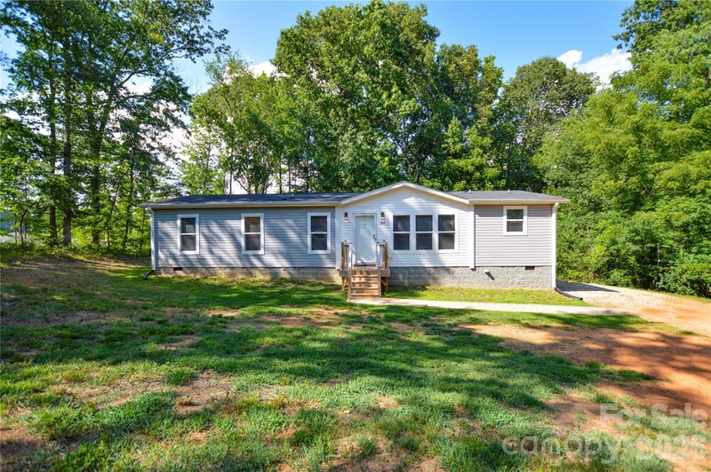 207 Pinehaven Drive, New London, NC - 3 beds, 2 baths, 1,456 sqft - $245,000