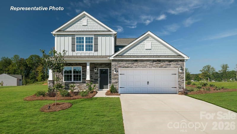 483 Dazzle Loop, Newton, NC - 4 beds, 3.5 baths, 2,565 sqft - $339,000