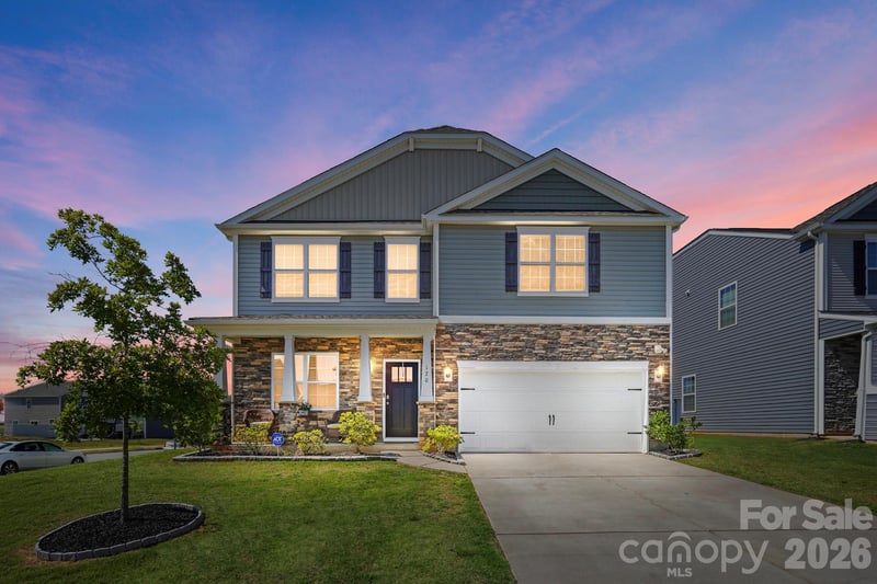 170 Giant Oak Avenue, Statesville, NC - 4 beds, 2.5 baths, 2,903 sqft - $375,000