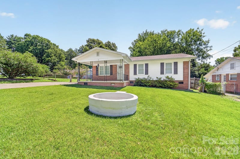 4723 Northaven Drive, Charlotte, NC - 3 beds, 2 baths, 1,257 sqft - $310,000