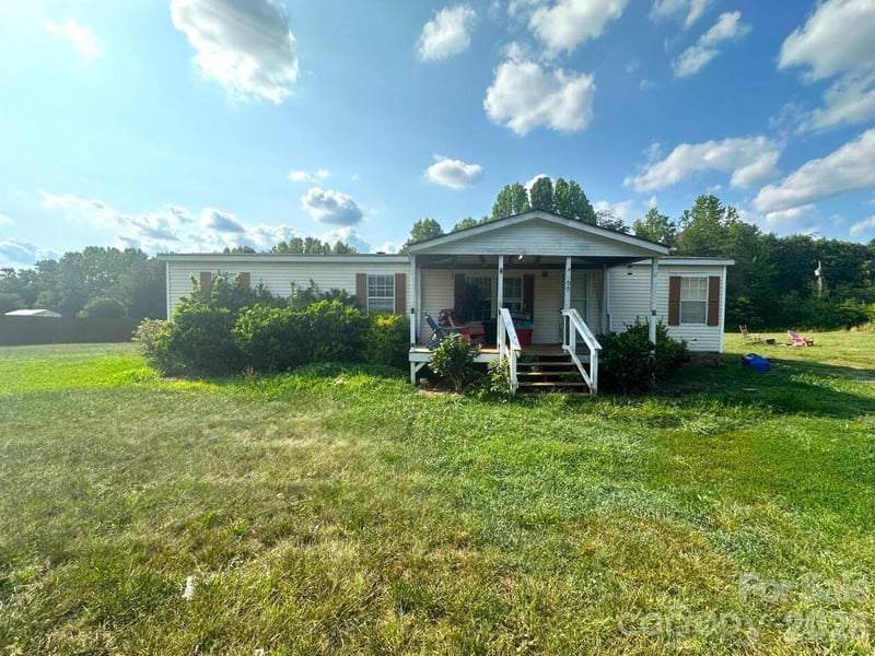 5100 Flay Road, Lincolnton, NC - 3 beds, 2 baths, 1,417 sqft - $195,000