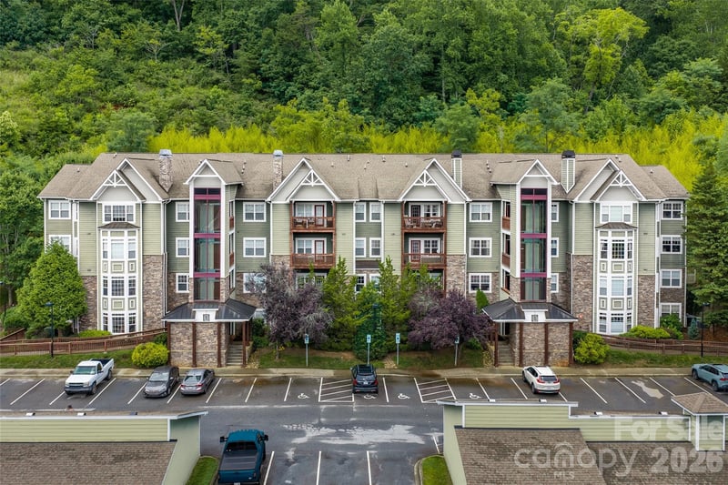 2000 Olde Eastwood Village Boulevard C-206, Asheville, NC - 3 beds, 2 baths, 1,402 sqft - $299,777