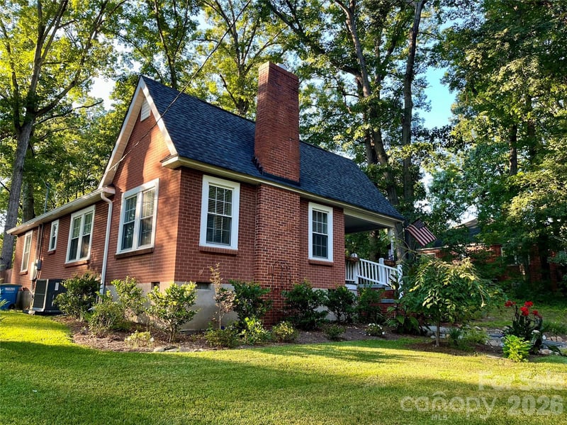 712 Jackson Street, Fort Mill, SC - 3 beds, 1 bath, 1,375 sqft - $379,900