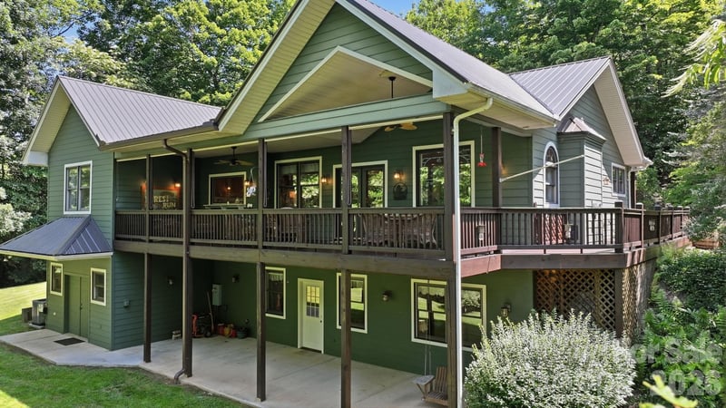 121 Forest Run Rd Forest Run Road 121 Forest Run Rd, Whittier, NC - 3 beds, 2.5 baths, 2,890 sqft - $799,000
