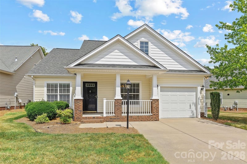 1017 Curry Way, Matthews, NC - 2 beds, 2 baths, 1,291 sqft - $365,000