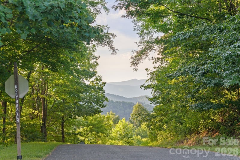 1915 Creston Drive, Black Mountain, NC - 4 beds, 3.5 baths, 3,015 sqft - $1,395,000