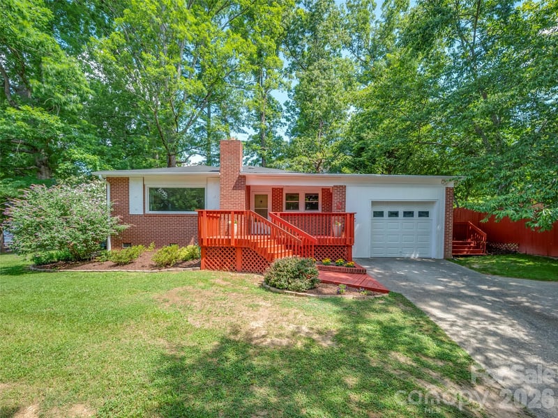 917 W Blue Ridge Road, East Flat Rock, NC - 3 beds, 2 baths, 1,180 sqft - $359,900