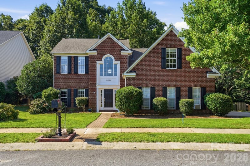 11630 Clingman Lane, Charlotte, NC - 4 beds, 2.5 baths, 2,499 sqft - $517,500