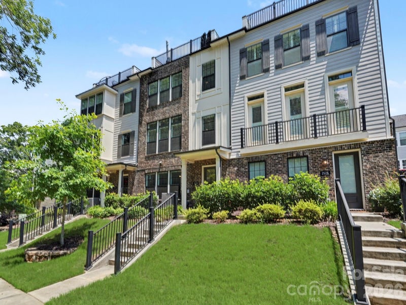 2523 Deacon Avenue, Charlotte, NC - 4 beds, 4.5 baths, 3,013 sqft - $1,025,000