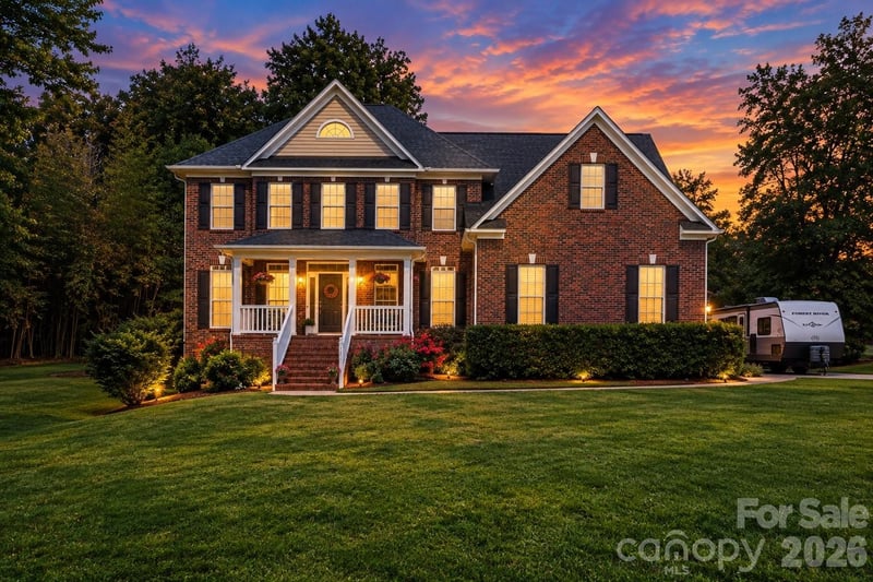 4858 Elmhurst Drive NE, Hickory, NC - 5 beds, 4 baths, 3,444 sqft - $642,500