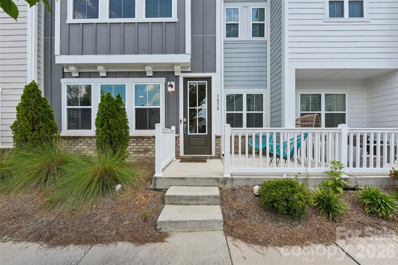 5858 Strathmore Court, Charlotte, NC - 3 beds, 2.5 baths, 1,957 sqft - $449,900