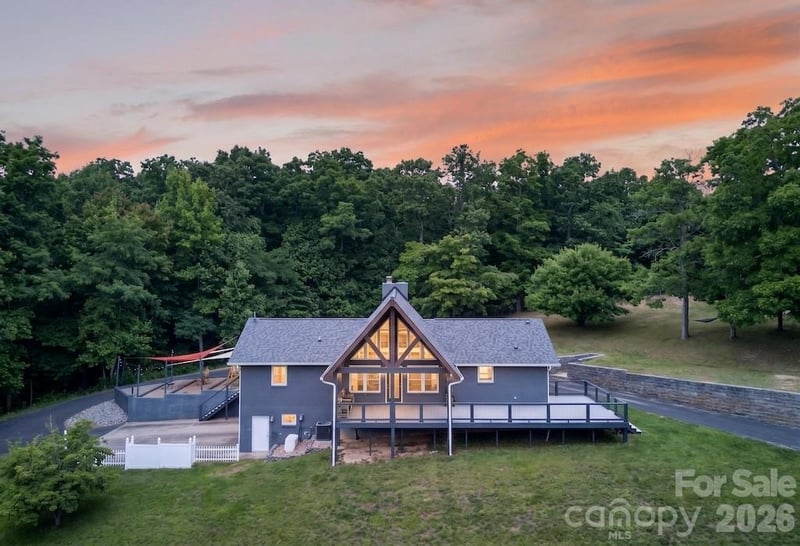 97 Whippoorwill Lane, Fairview, NC - 7 beds, 3,957 sqft - $1,185,000