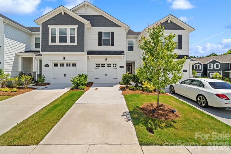 608 Cassidy Court, Clover, SC - 3 beds, 2.5 baths, 1,730 sqft - $325,000
